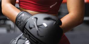 Boxer mit Boxhandschuhen 