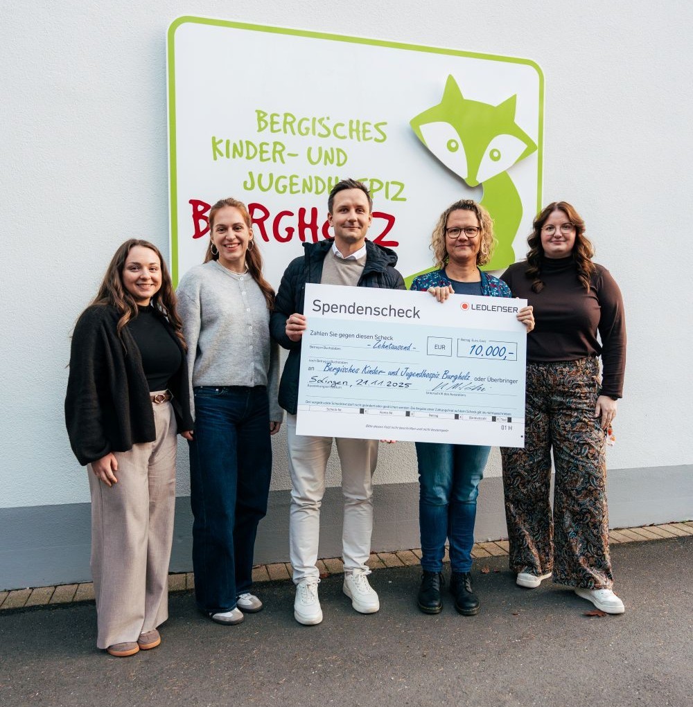 Ledlenser spendet Erlös aus Werksverkauf an Hospiz  