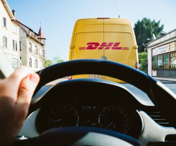 DHL Lieferfahrzeug  