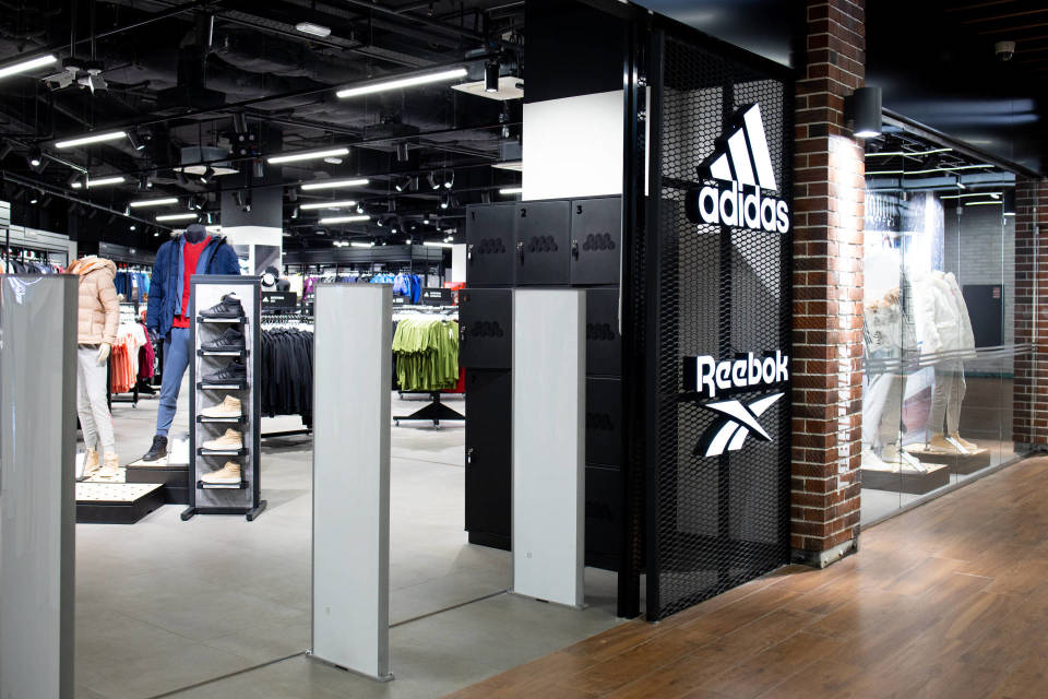 Adidas stellt Reebok zum Verkauf sazsport