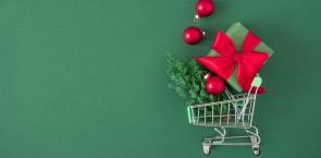 Einkaufsgwagen mit Geschenk 