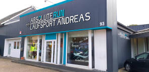 Landenfront mit Aufschrift Absolute Run Laufsport Andreas