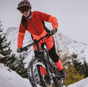 Biker im Schnee