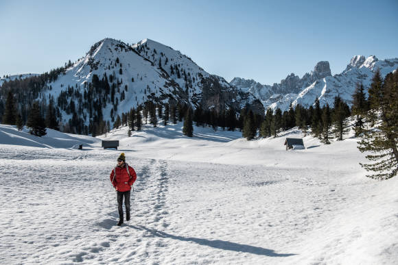 Meindl_Wanderer_im_Schnee 