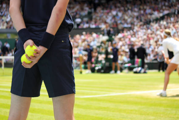 Balljunge beim Tennisturnier 