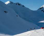 Skifahrer in Winterlandschaft