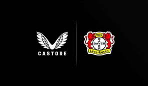 Logos von Castore und Bayer 04 Leverkusen 