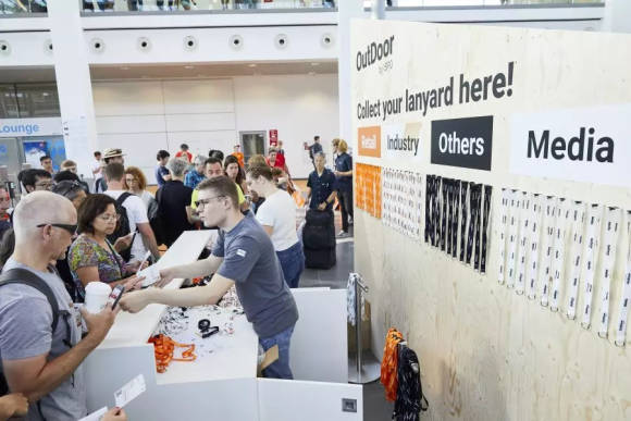 Empfangstheke bei der OutDoor by ISPO 