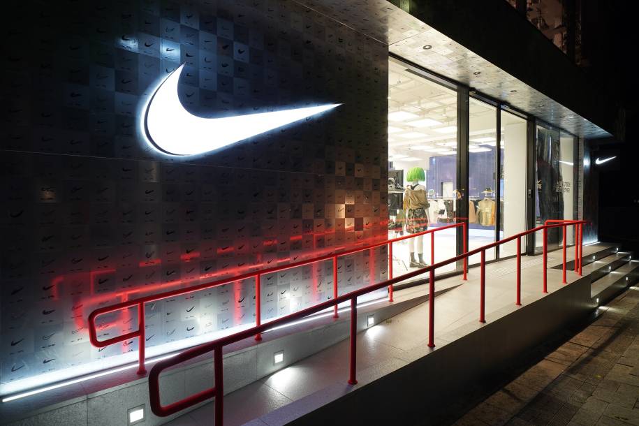 Swoosh nike store clearance