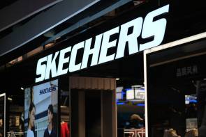 Skechers-Schriftzug an Store 
