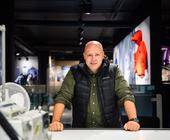 Bård Kvamme im Norrøna-Shop 