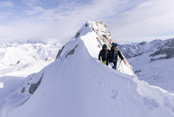 Tourengeher auf dem Berg 