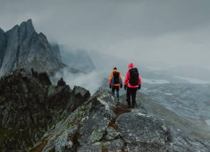 Menschen im Gebirge 