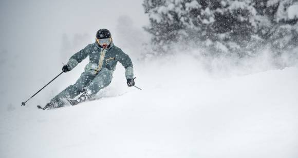 Skifahrer auf der Piste 