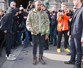 Rapper Kanye West posiert vor Fotografen