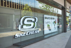 Skechers Shop in Thailand Außenansicht 