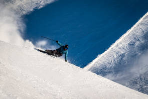 Skifahrer auf der Piste 