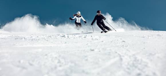 Skifahrer auf der Piste 