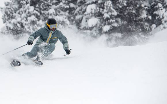 Skifahrer auf der Piste 