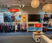 Showroom mit Schwimmartikeln