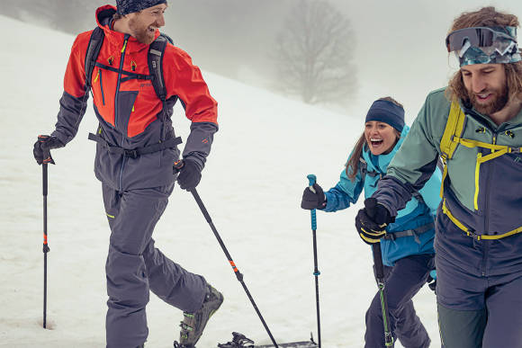 Wanderer in Winterlandschaft 