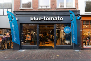 Frontansicht Blue Tomato Shop 
