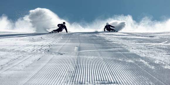 Skifahrer auf der Piste 