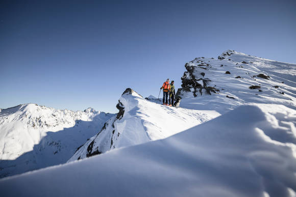 Tourengeher auf dem Berg 