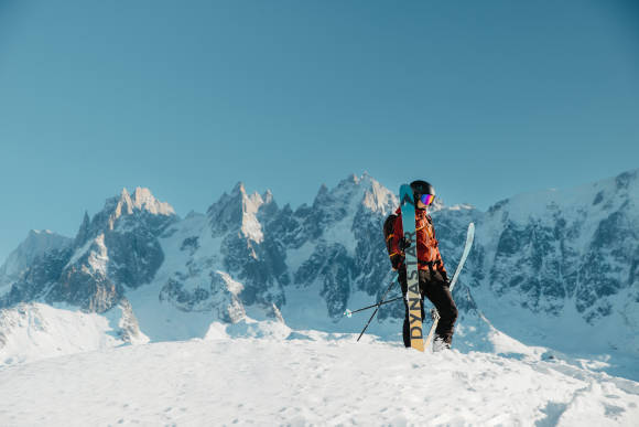 Wintersportler im Schnee 