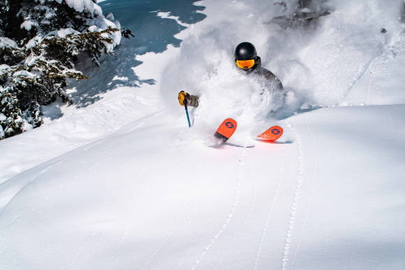 Freerider im Tiefschnee 