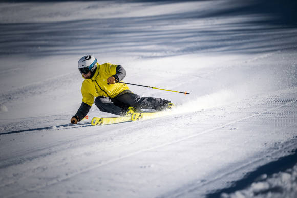 Skifahrer auf der Piste 