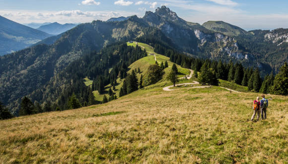 Wanderer in Berglandschaft  