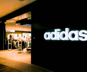 Adidas-Geschäft von außen