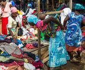 Frauen auf einem Markt in Ghana