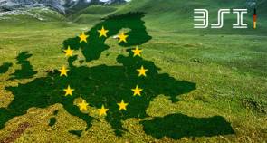 Europa-Karte auf grünem Gras mit BSI-Logo 
