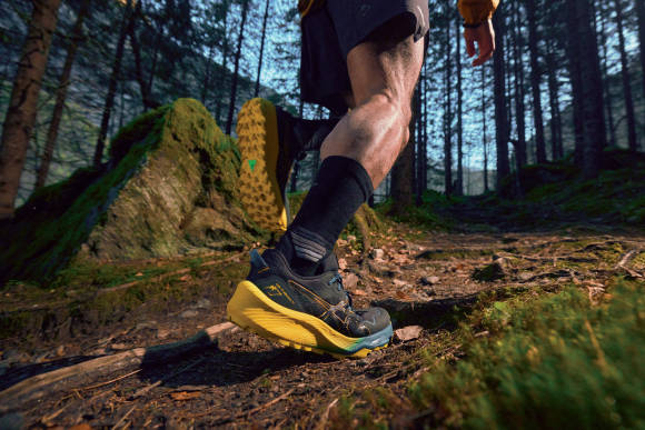 Trailrunner im Wald 