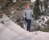 Frau in Winterlandschaft