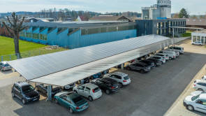 Carport mit Photovoltaik-Anlage von Reichmann 