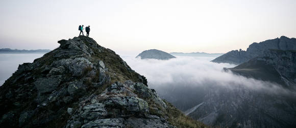 Wanderer auf Gipfel 