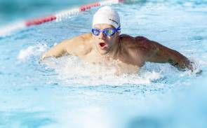 Schwimmer mit Beco-Schwimmbrille  