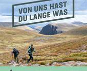 Wanderer vor Bergkulisse