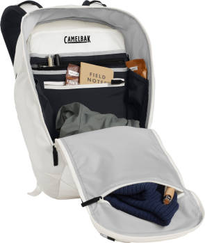 geöffneter CamelBak-Rucksack