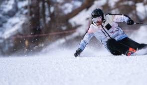 Skifahrer auf der Piste 