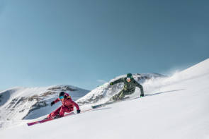 skifahrer auf Piste 