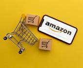 kleiner Einkaufswagen, Pakete, Amazon-Logo