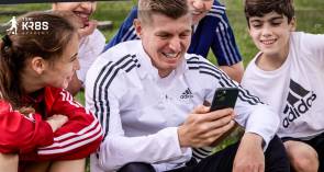 Toni Kroos mit Kindern