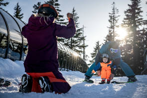 Familie im Schnee 