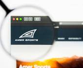Lupe vergrößert Schriftzug Amer Sports auf Display