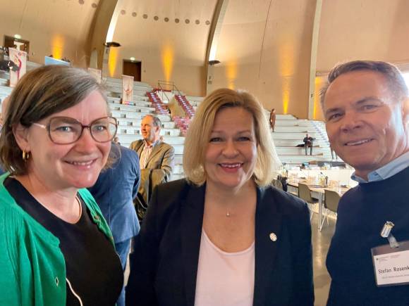 Hendrikje Lučić und Stefan Rosenkranz beim zweiten Bewegungsgipfel mit Bundesinnenministerin Nancy Faeser
