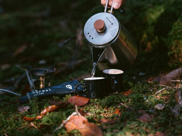 Made in Switzerland: No Normal Coffee entstand aus der Idee, einen guten Kaffee trinken zu können, egal wo man sich gerade befindet. Eine Tube ergibt 20–25 Tassen.